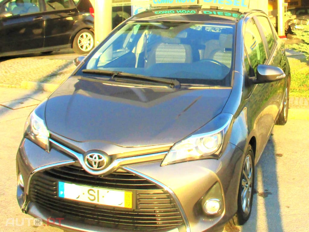 Toyota Yaris 1.4 D-4D Comfort+P.Style 90 cv cx/de 6 velocidades 12/2016