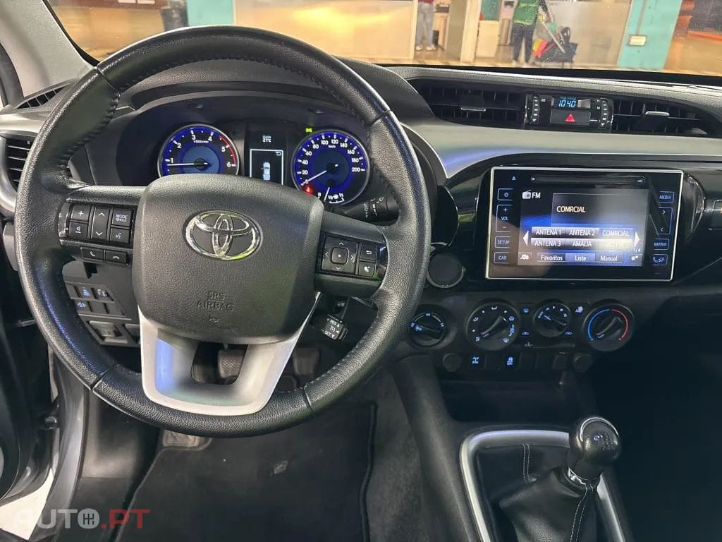 Toyota Hilux 2.4 D-4D 4WD CD Tracker
