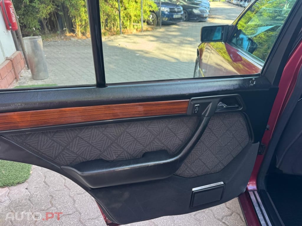 Mercedes-Benz E 250 TD