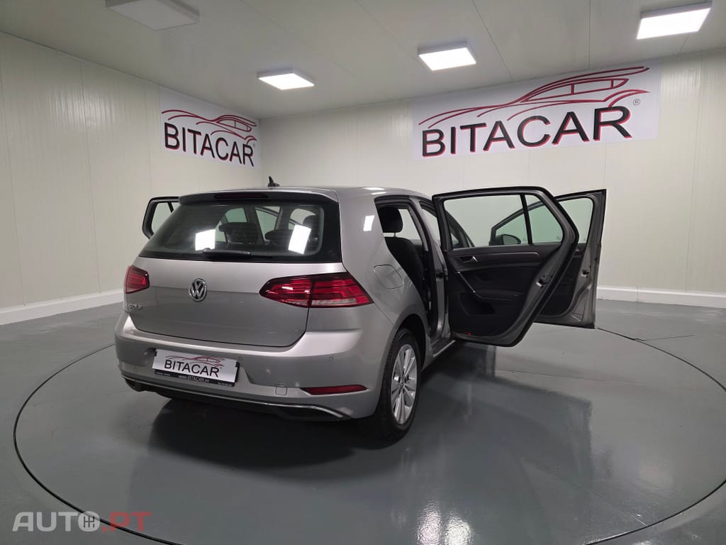 Volkswagen Golf 1.6 TDI Confortline