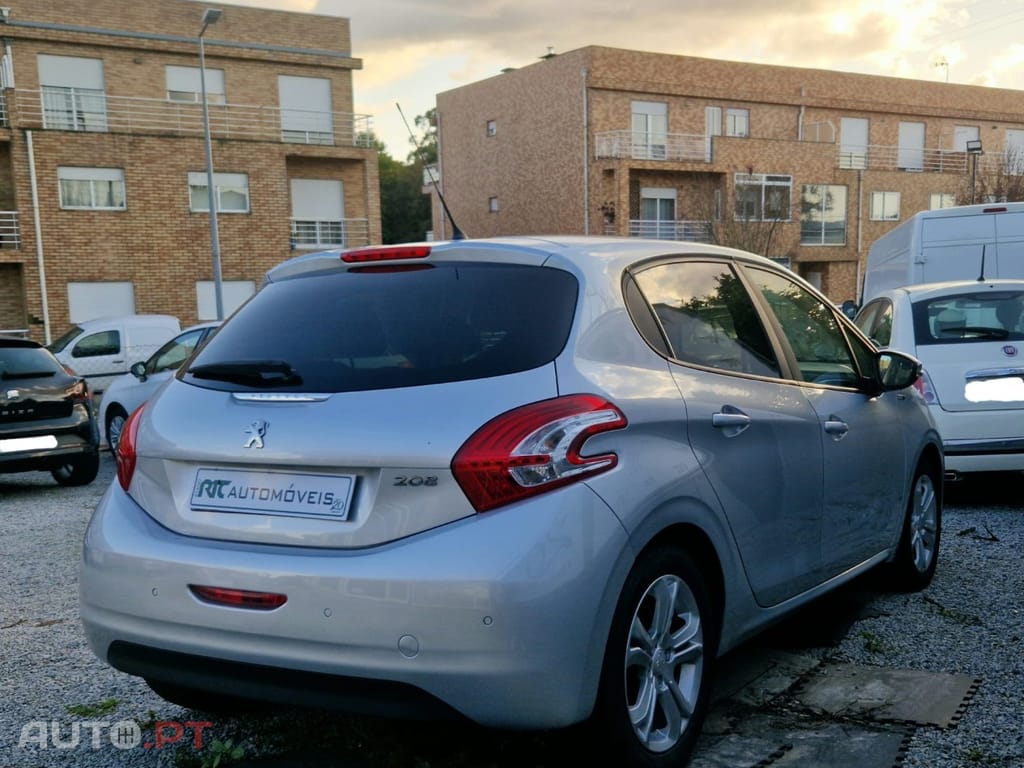 Peugeot 208 1.4 HDi SE Style