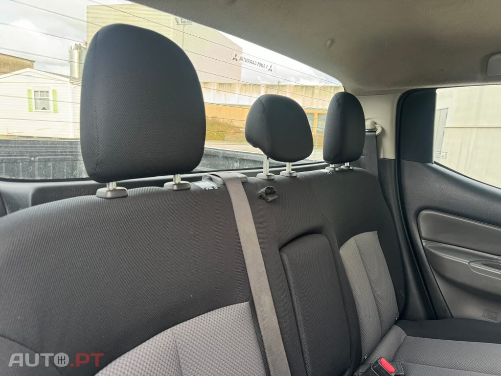Mitsubishi L200 2.4 DI-D CD Campera 4WD