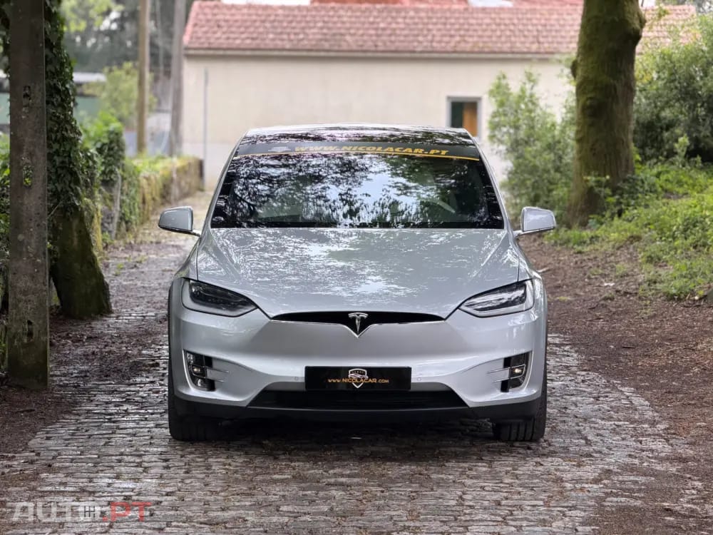 Tesla Model X 100D