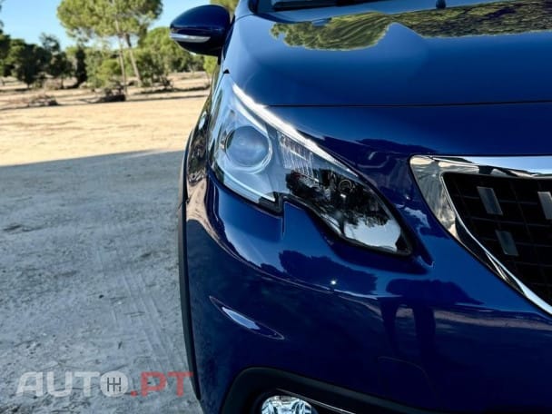 Peugeot 2008 1.2 PureTech Signature