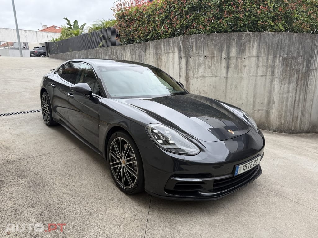 Porsche Panamera 4 E-Hybrid Platinum Edition
