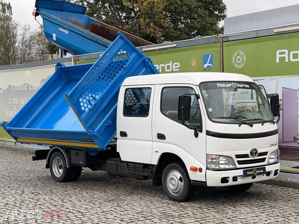 Toyota Dyna CAB. DUPLA + BASCULA