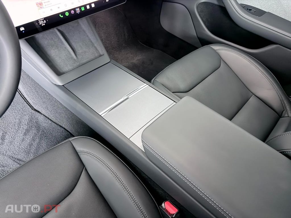 Tesla Model 3 Tração Traseira