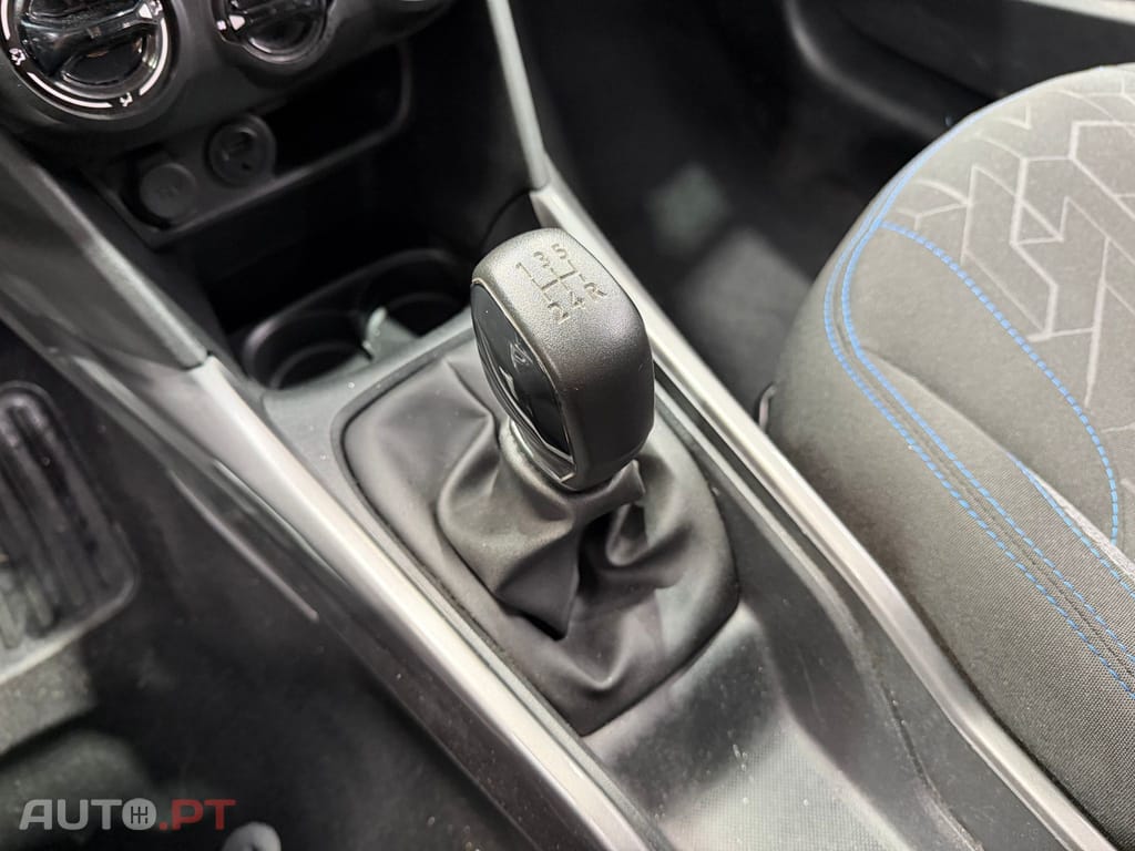 Peugeot 2008 1.2 e-VTi Style