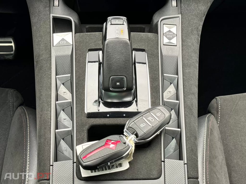 DS DS7 Crossback Performance Line