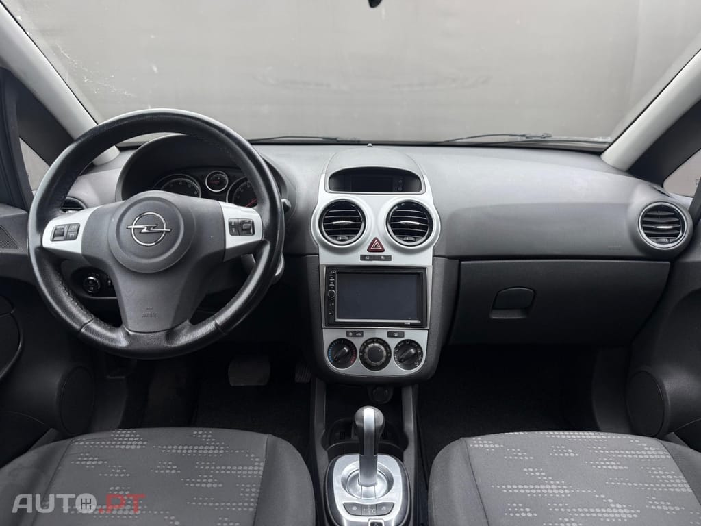 Opel Astra auto