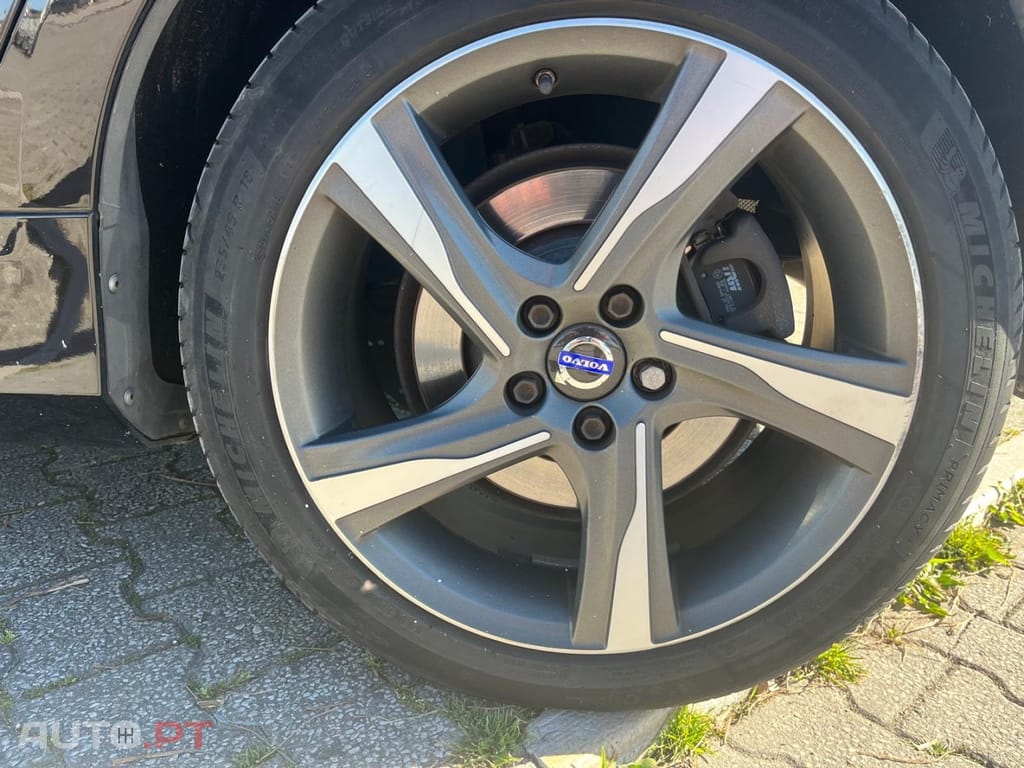 Volvo V60 D6 Twin Engine Geartronic RDesign
