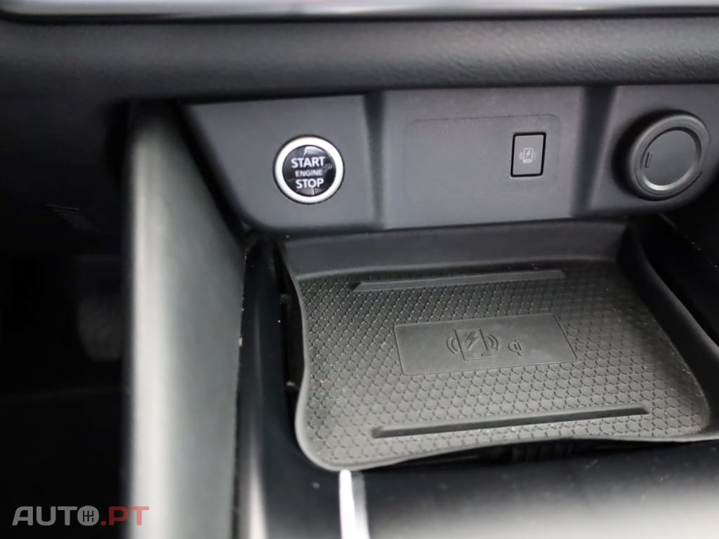 Nissan Qashqai 1.3 DIG-T N-Connecta J18