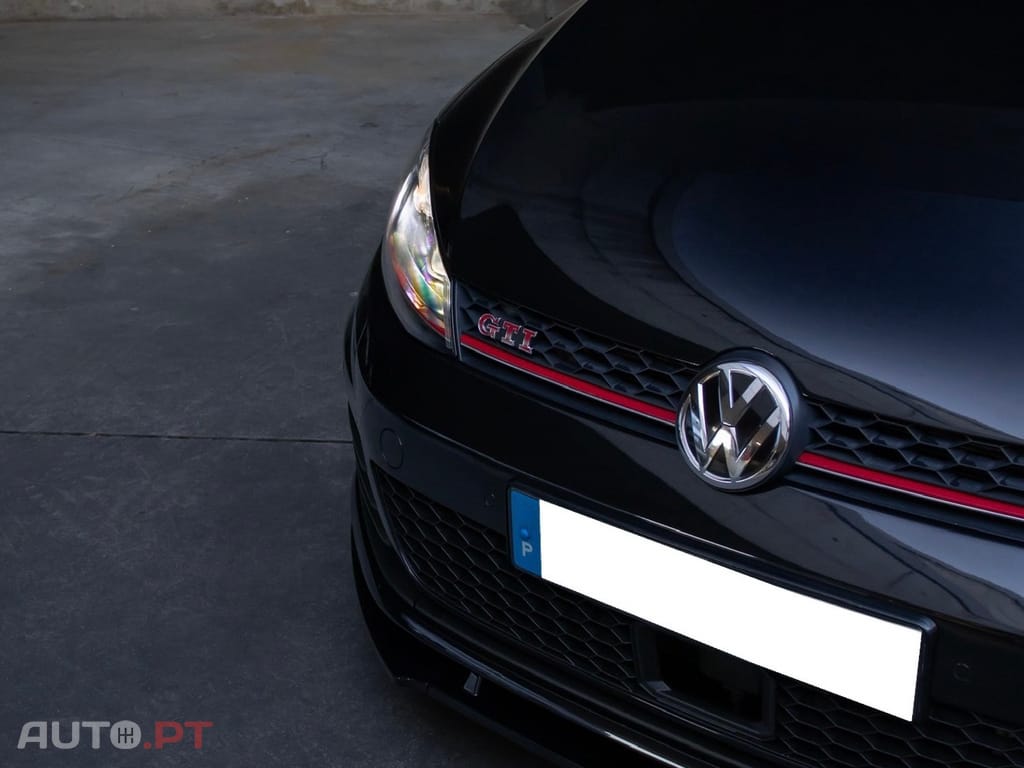 Volkswagen Golf GTI Performance BlueMotion DSG
