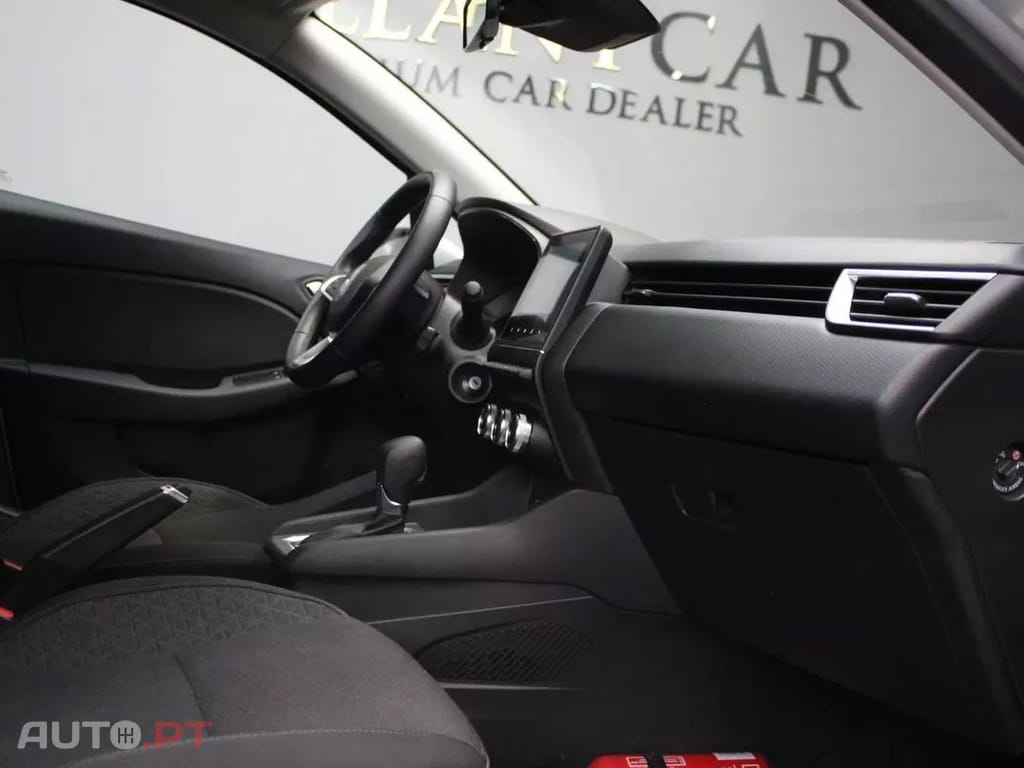 Renault Clio 1.6 E-Tech Intens