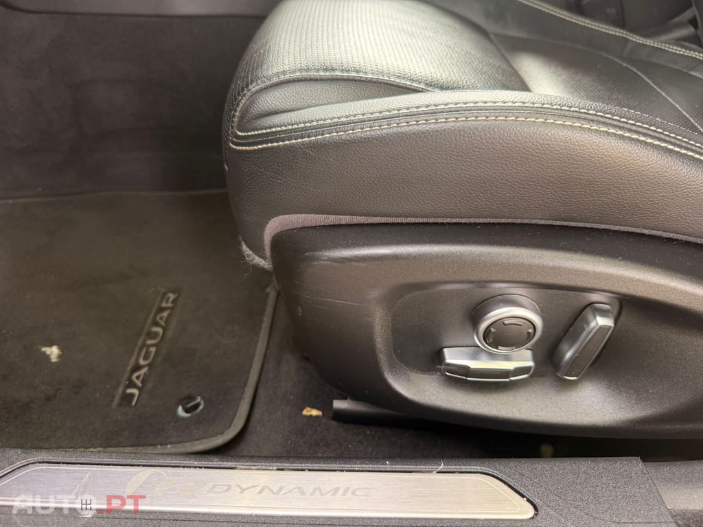 Jaguar XE 2.0 D R-Dynamic S