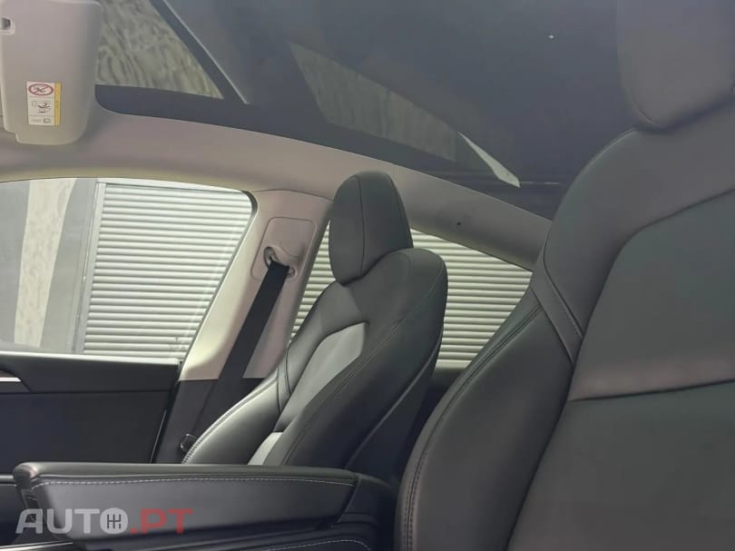 Tesla Model Y Long Range Dual Motor AWD
