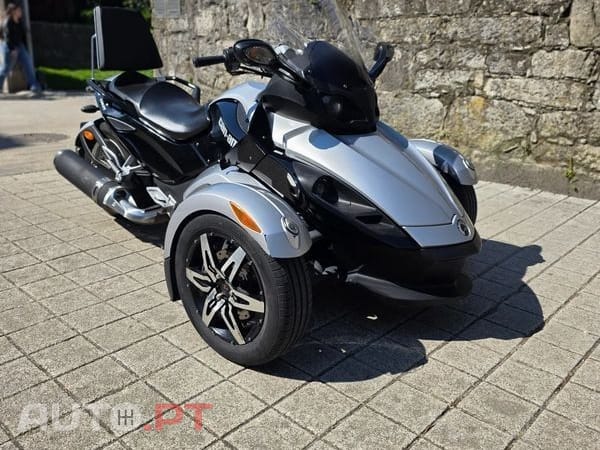 Bombardier CAN AM SPYDER
