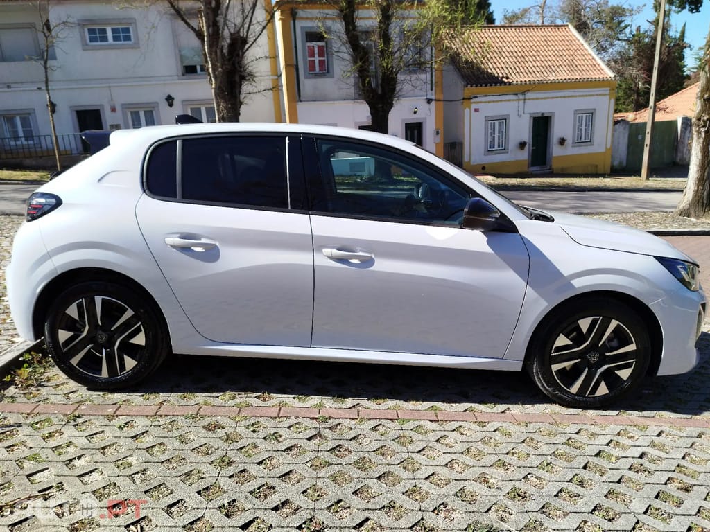 Peugeot 208 Allure Hybrid 1.2 Puretech 100 cv