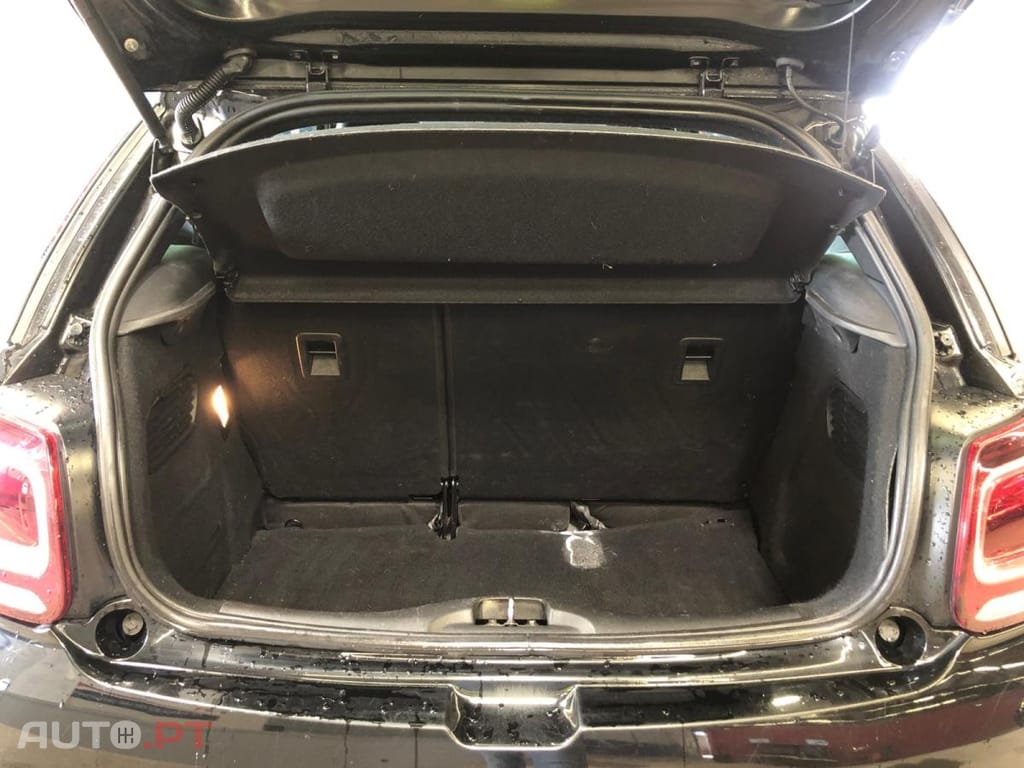 DS DS3 1.2 PureTech Black Lézard