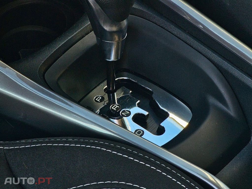 Peugeot 2008 1.2 PureTech Allure EAT6
