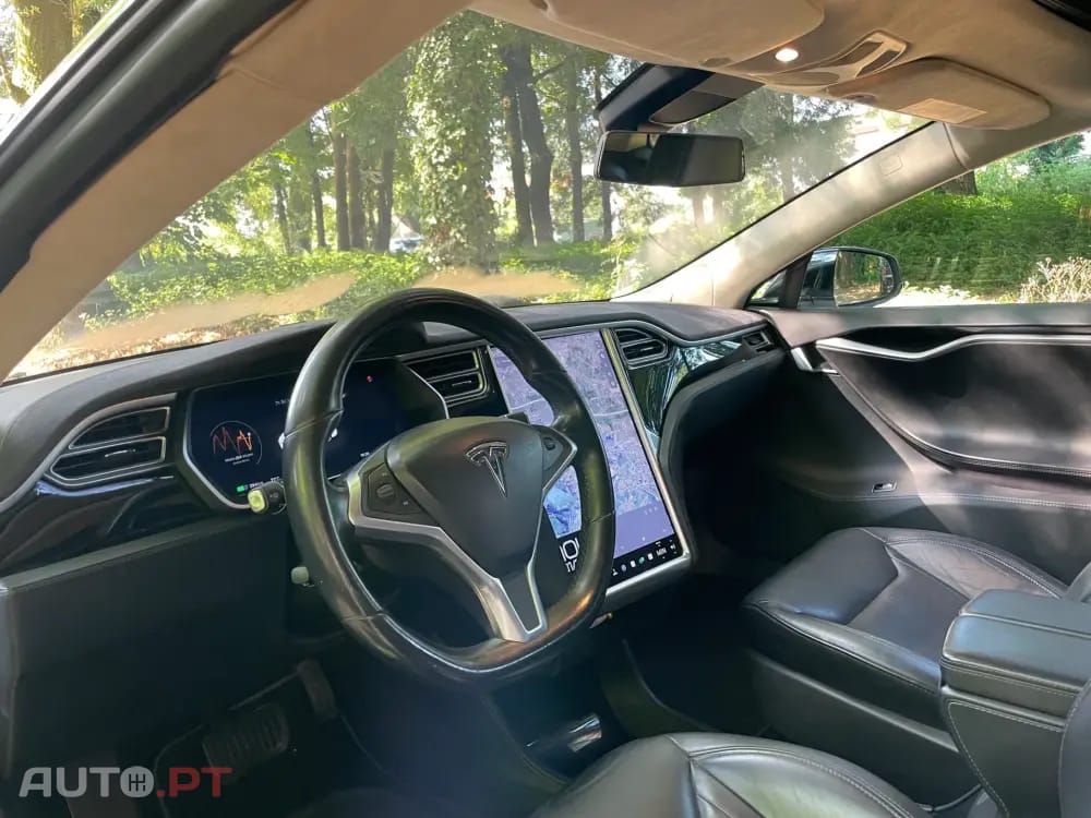 Tesla Model S 90D