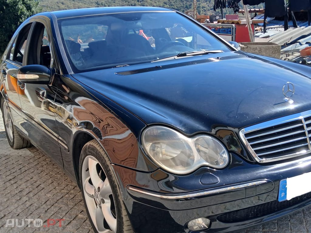 Mercedes-Benz 220 W203