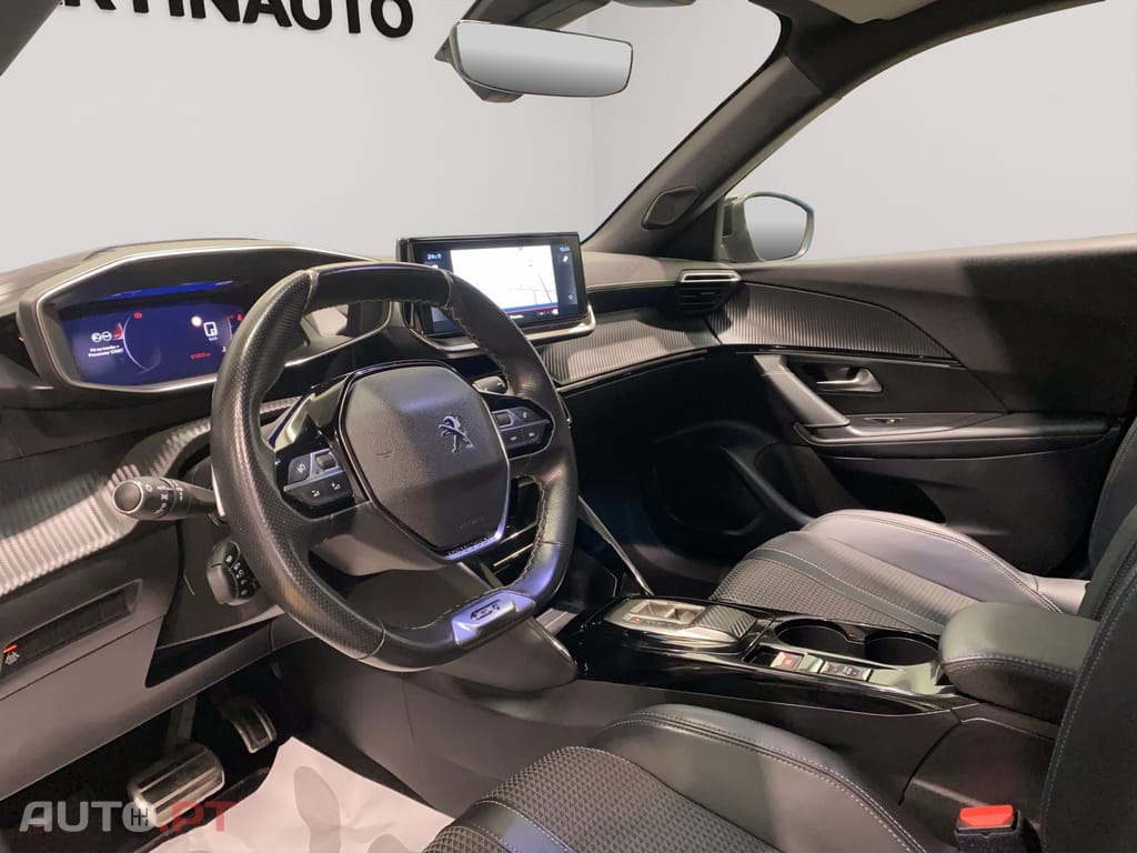 Peugeot 2008 1.2 PureTech GT EAT8