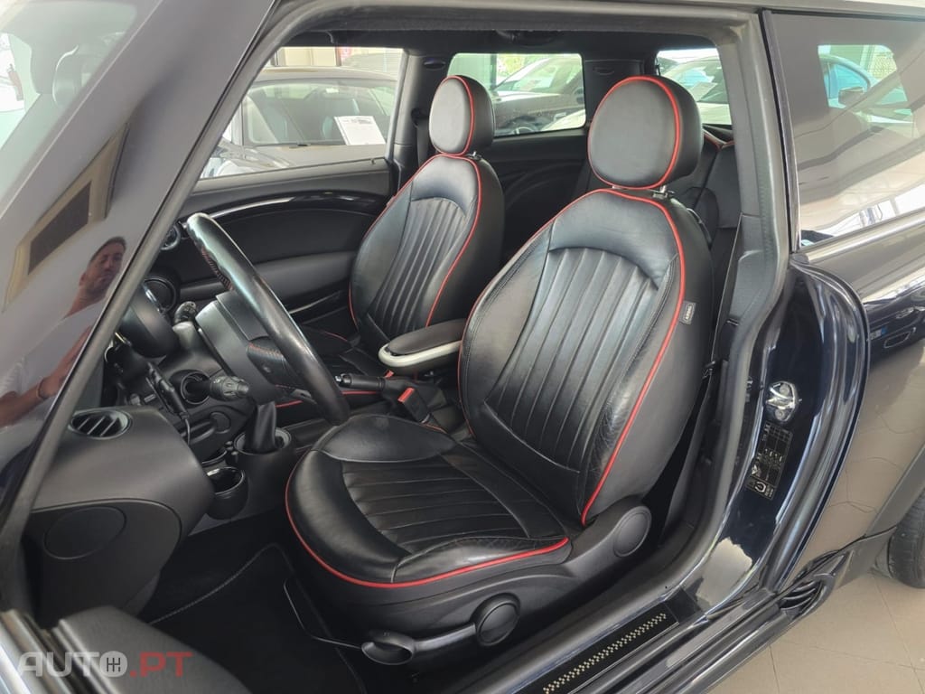 MINI Cooper John Cooper Works
