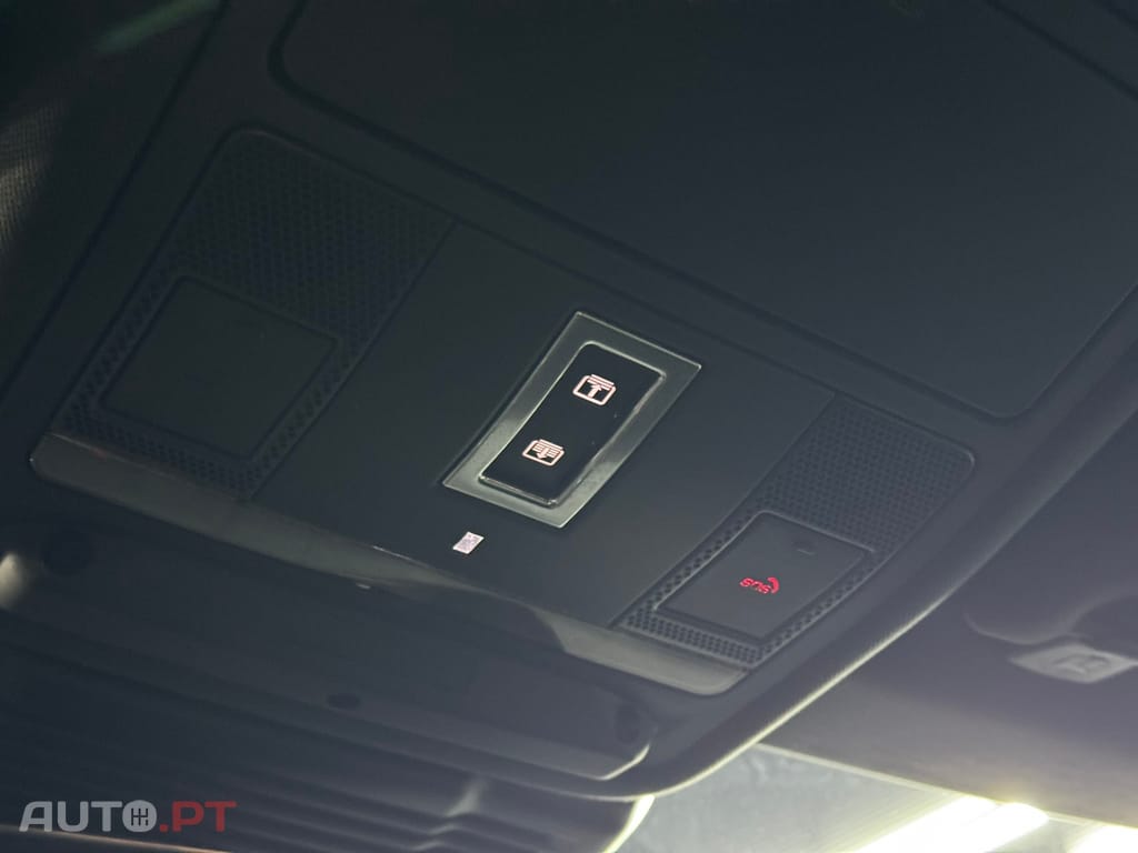 Land Rover Evoque 1.5 P300e AWD R-Dynamic S Auto