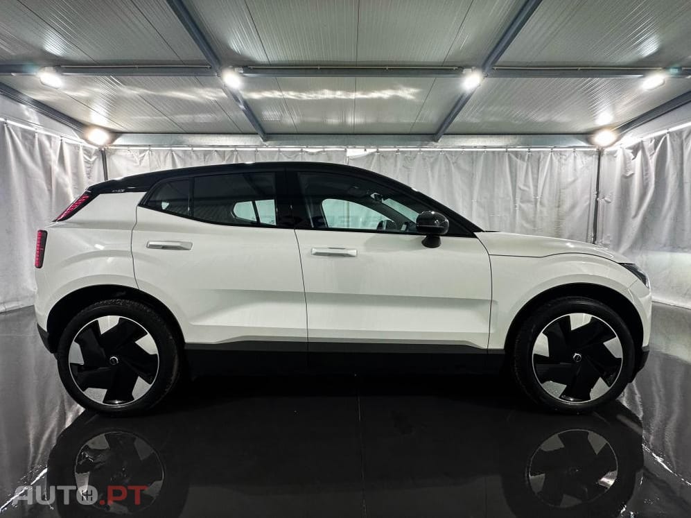 Volvo EX30 Single Motor Extended Range RWD Plus