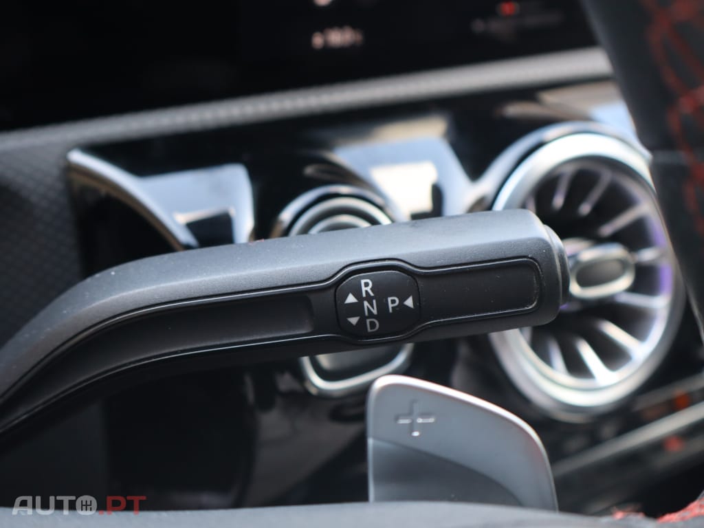 Mercedes-Benz CLA 250 e  Shooting Brake AMG Line