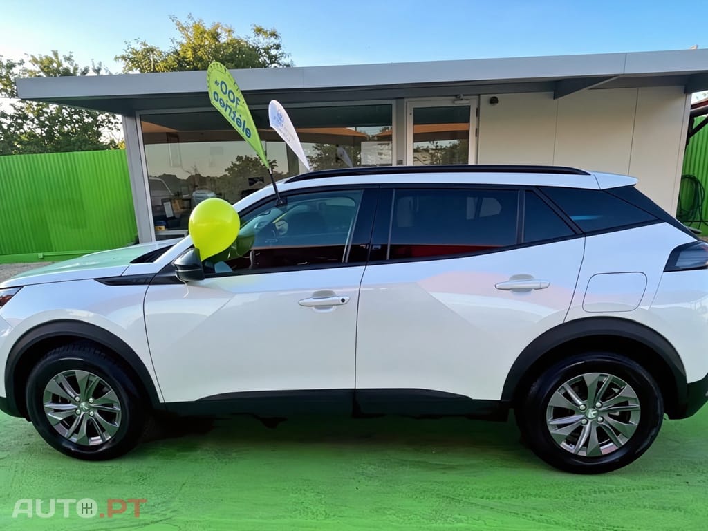 Peugeot E-2008 50 kWh Style