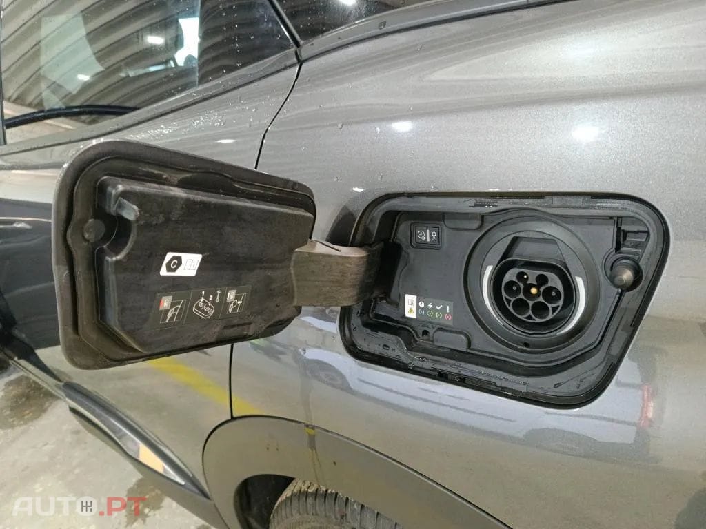 Peugeot 3008 1.6 Hybrid Allure Pack e-EAT8