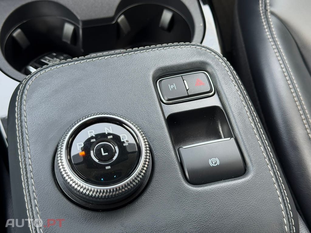 Ford Mustang Mach-E Alargada