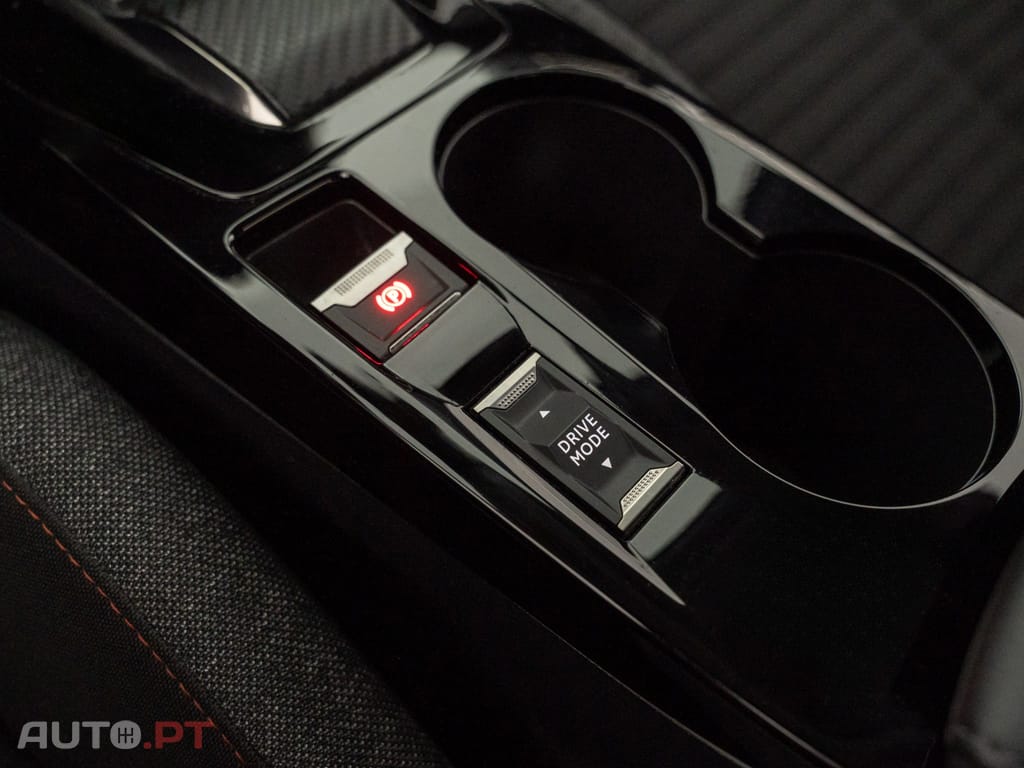Peugeot E-2008 50 kWh Active Pack