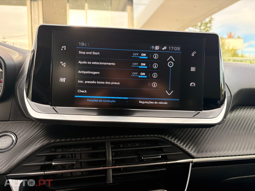 Peugeot 2008 1.5 BlueHDi Allure Pack