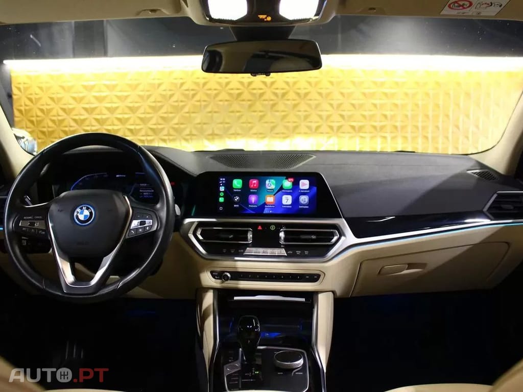BMW 320 e Line Luxury Auto