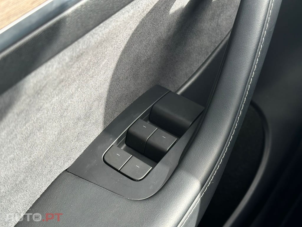 Tesla Model Y Long Range Dual Motor AWD