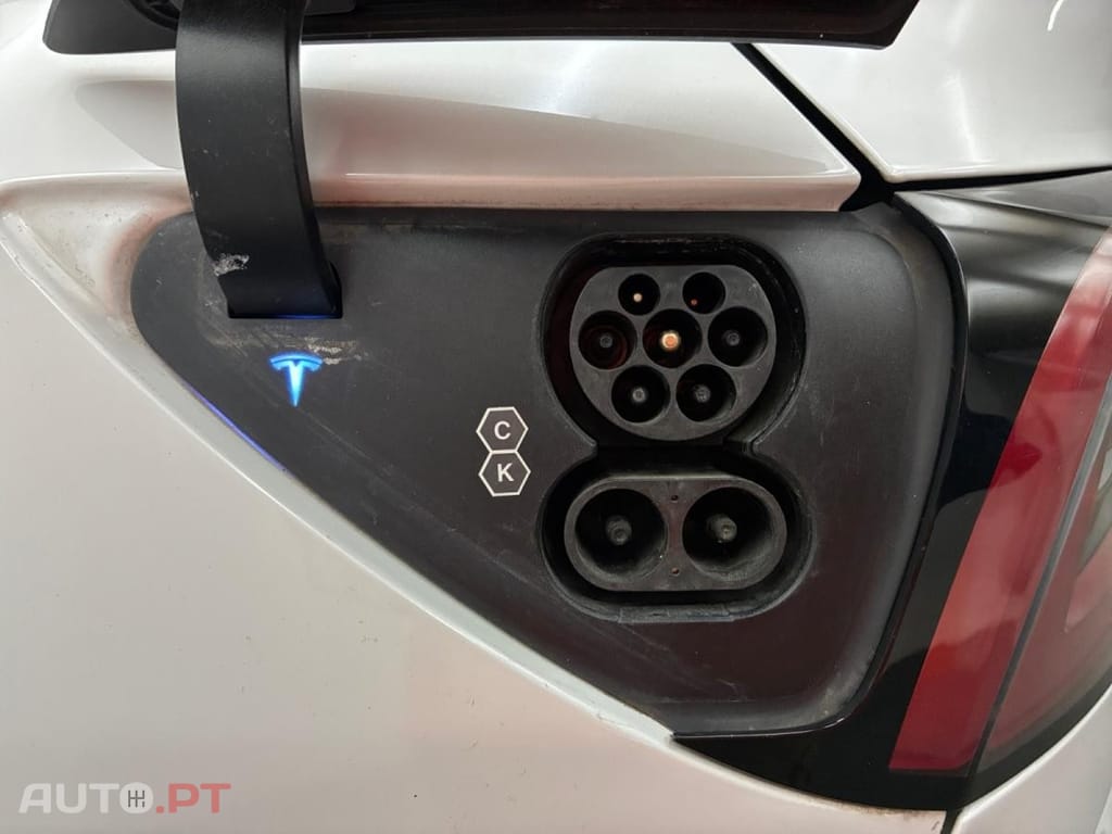 Tesla Model Y Long Range Dual Motor AWD