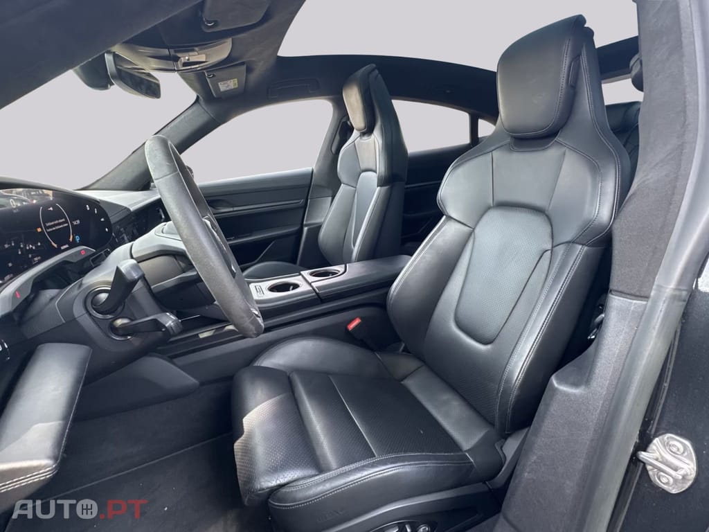 Porsche Taycan GTS I.V.A DEDUTIVEL 