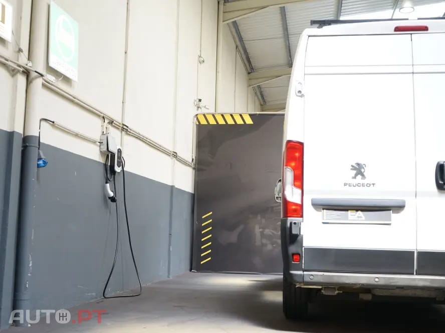 Peugeot Boxer 2.0 BlueHDi 330 L2H2