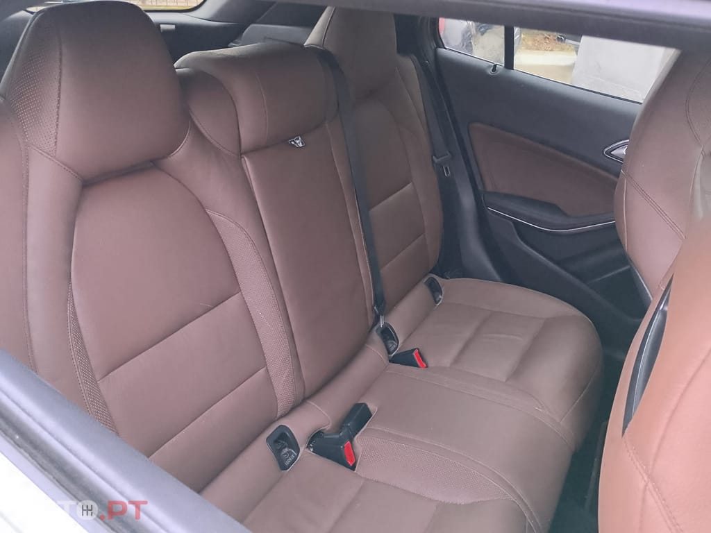 Mercedes-Benz GLA 180 pack amg