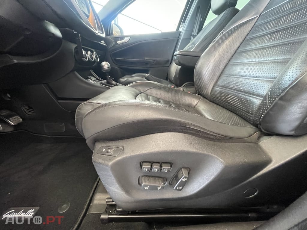 Alfa Romeo Giulietta 2.0 JTDm Exclusive J18