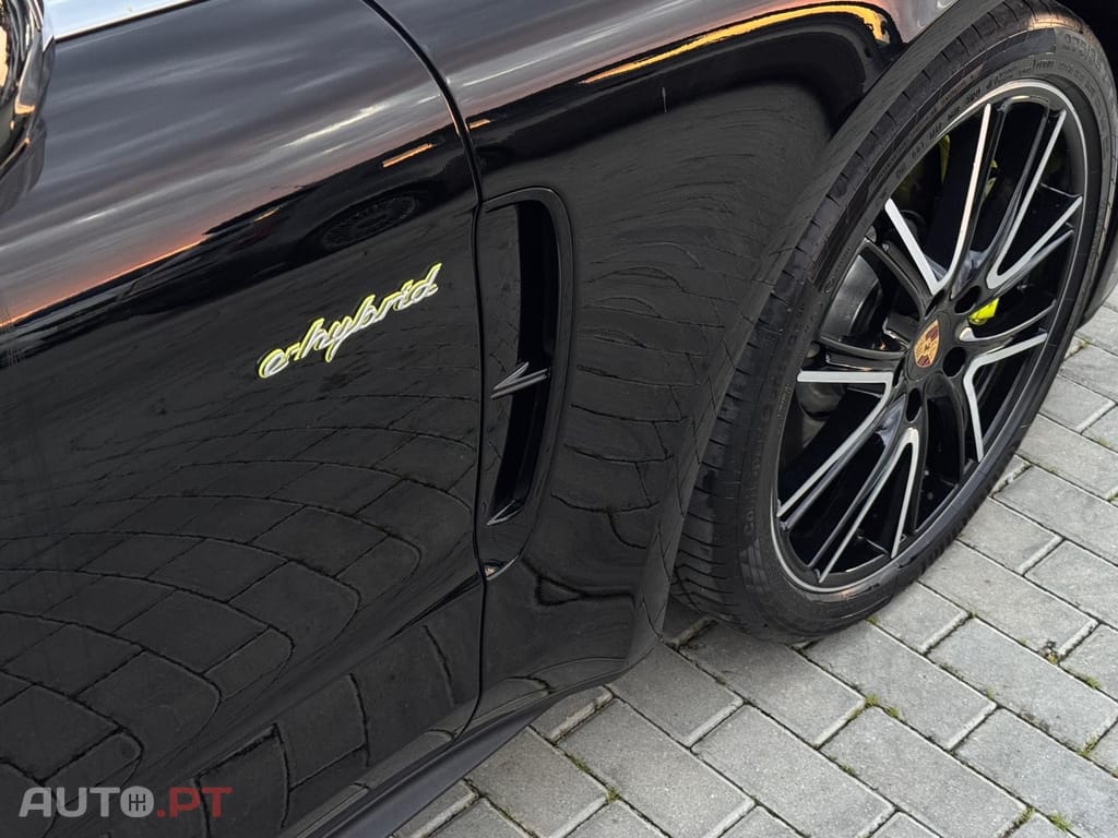 Porsche Panamera 4 E-Hybrid