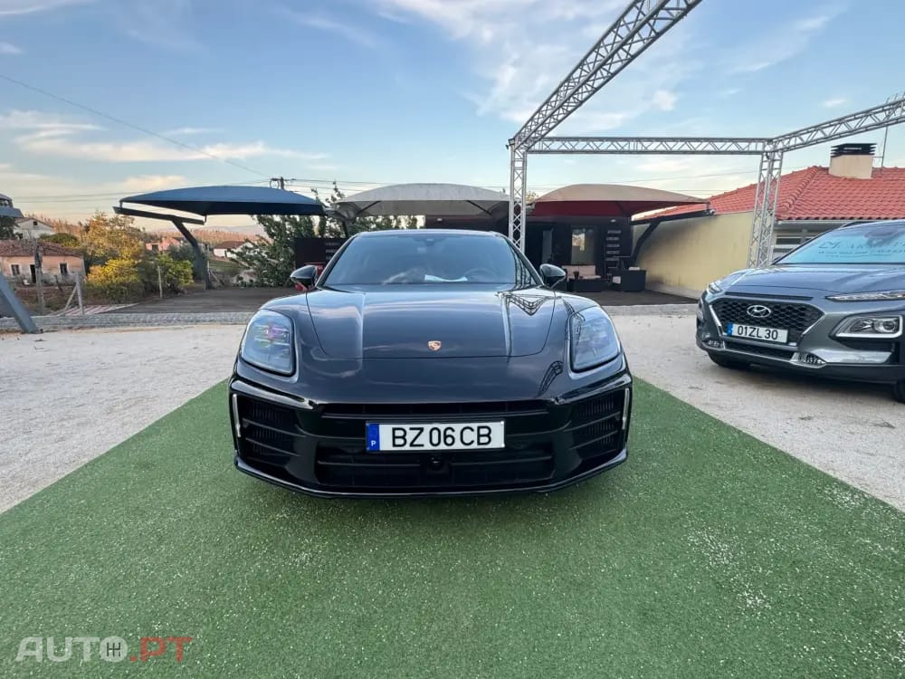Porsche Panamera 4 E-Hybrid