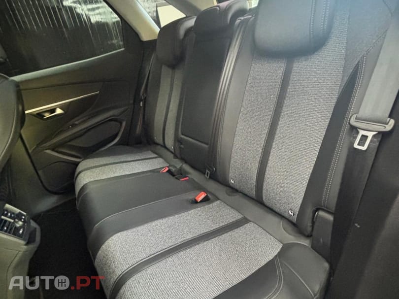 Peugeot 3008 1.5 BlueHDi Allure EAT8