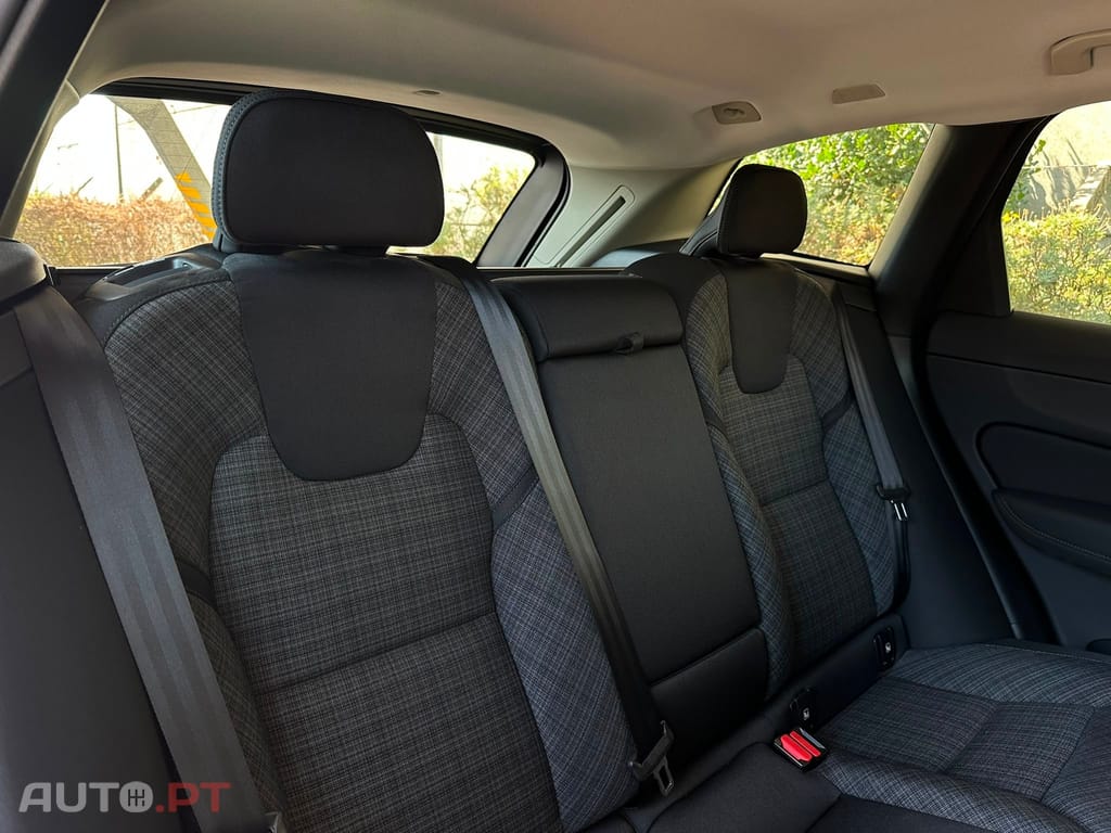 Volvo XC60 2.0 T6 PHEV Core AWD