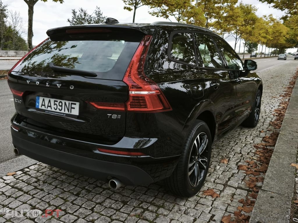 Volvo XC60 2.0 T8 PHEV Momentum Plus AWD