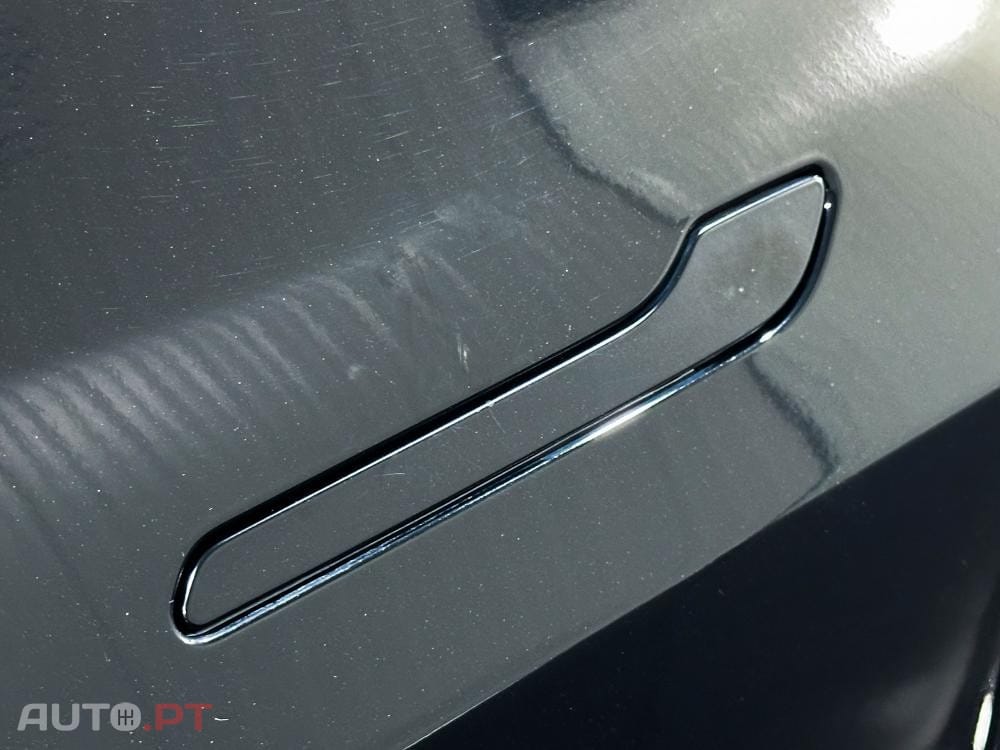 Tesla Model Y Long Range Dual Motor AWD