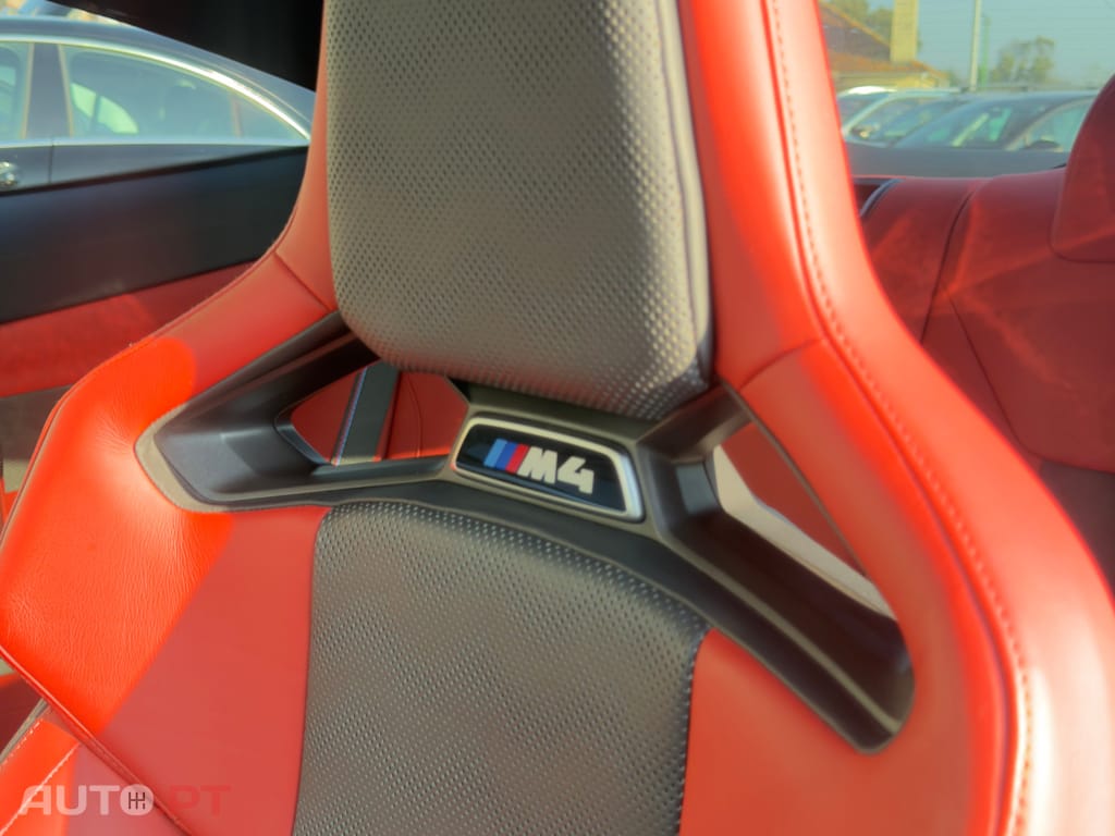 BMW M4 X-DRIVE CARBONO